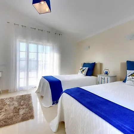 Вилла Machado By Popular Villas *
